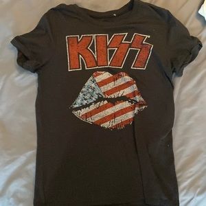 Kiss top